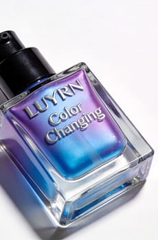 LUYRN Color-Changing Foundation Q516 - Wholesale