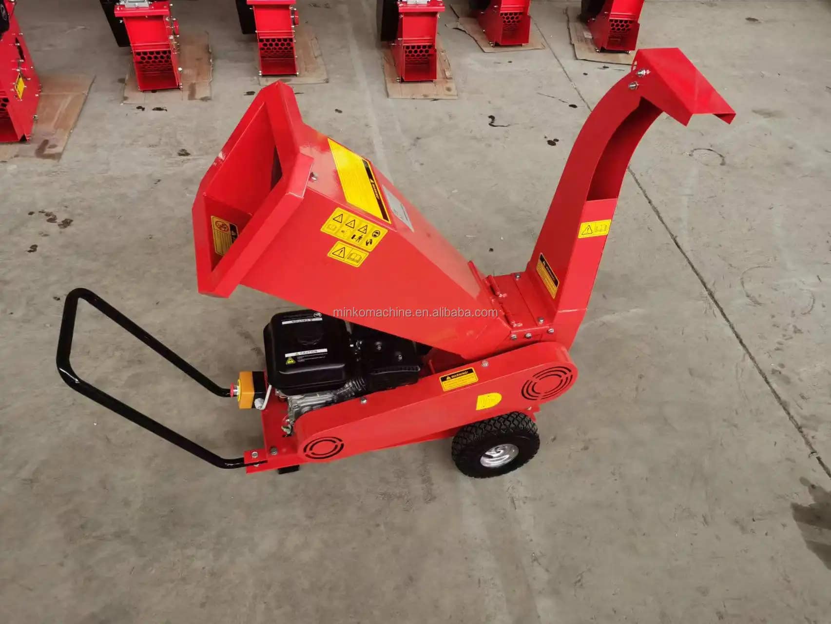 Gasoline Engine Motor Gearbox with Bearing & PLC Wood Crusher/Shredder Sawdust Making Machine Short Turning Radius