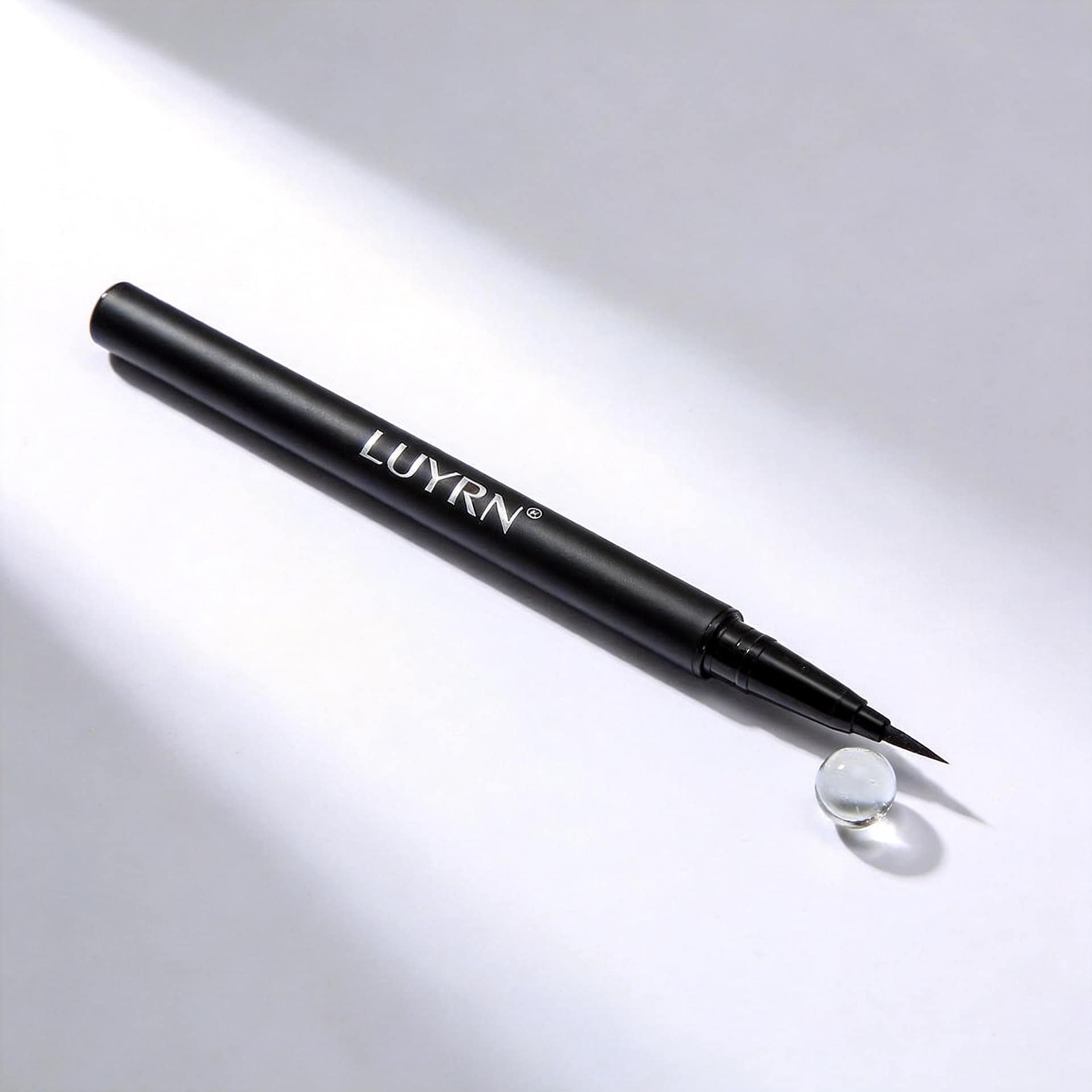 LUYRN Longwear Eyeliner Pencil W686 - Wholesale